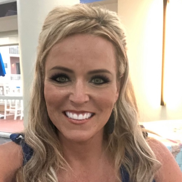 Meet your Posher, Jaclyn - Picture 1 of 1